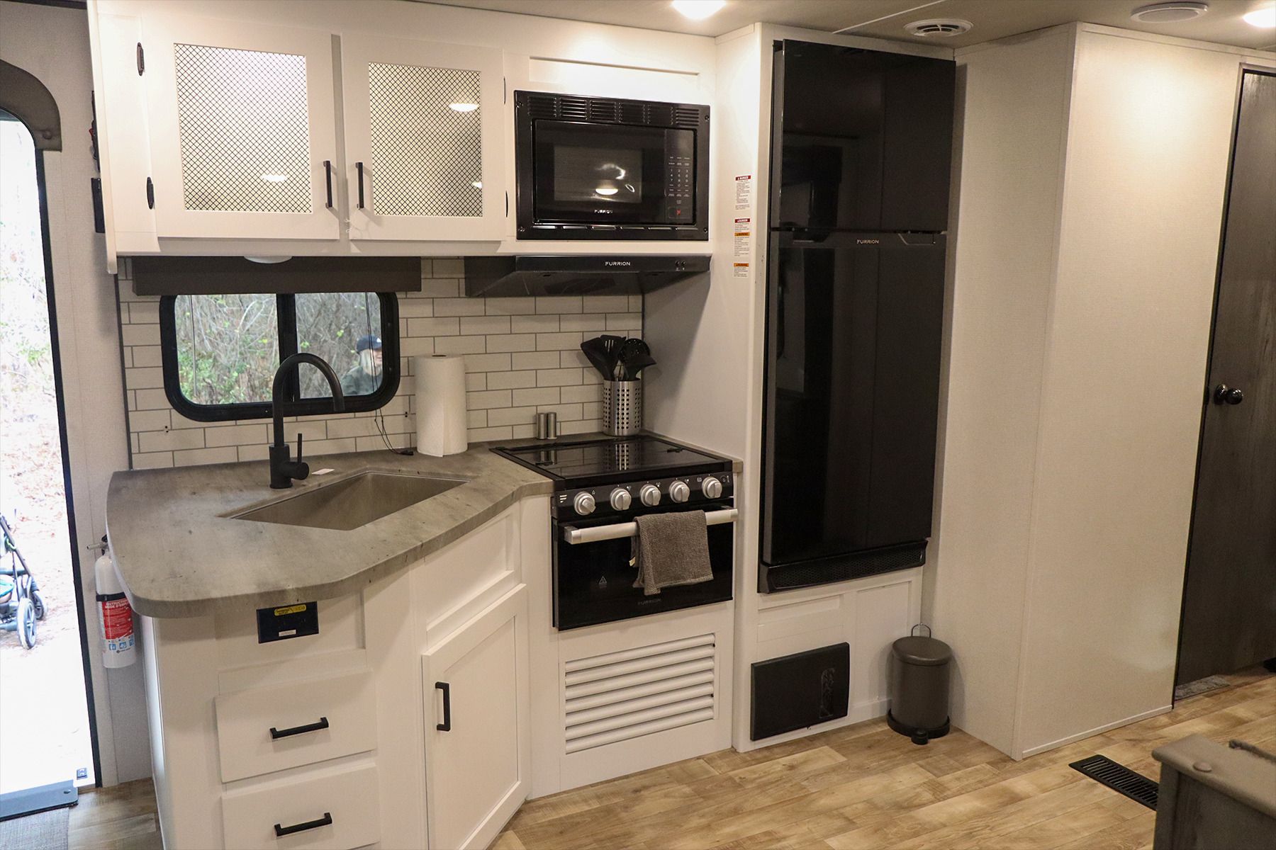 Photo 4 - 2023 Keystone Travel Trailer rental photo 7