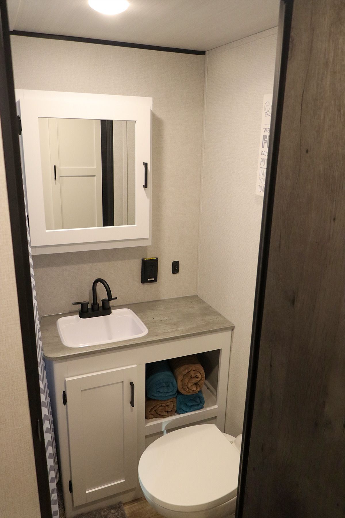 Photo 6 - 2023 Keystone Travel Trailer rental photo 10