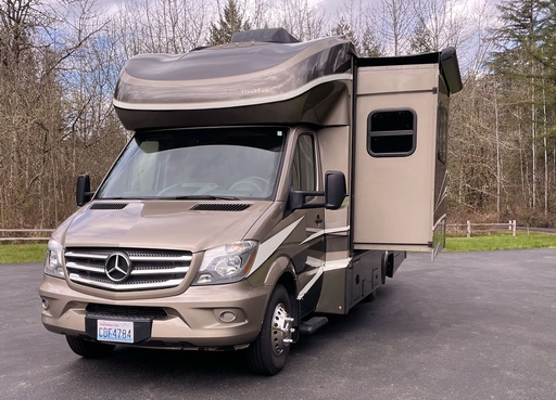 2017 Dynamax Corp isata 3 Class C Motorhome for rent in Battle Ground, WA