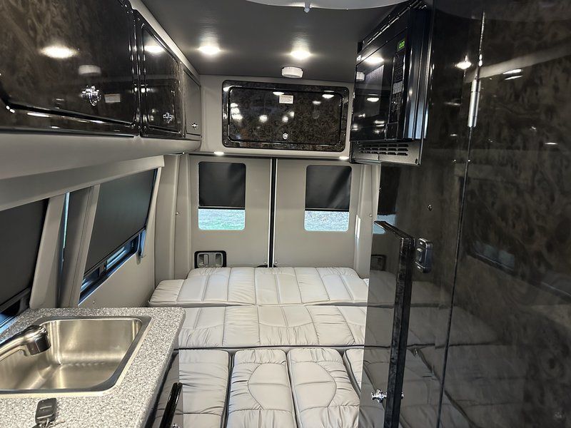 Photo 1 - 2019 Mercedes-Benz Class B Motorhome rental photo 8