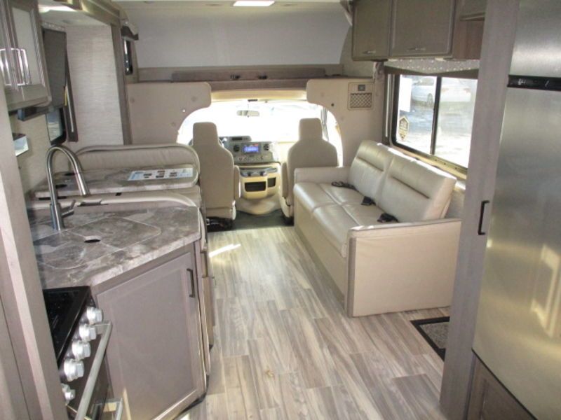 Photo 2 - 2020 Thor Motor Coach Class C Motorhome rental photo 11