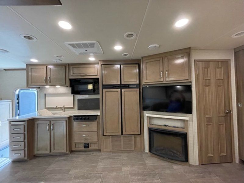 Photo 2 - 2018 Jayco Class C Motorhome rental photo 4