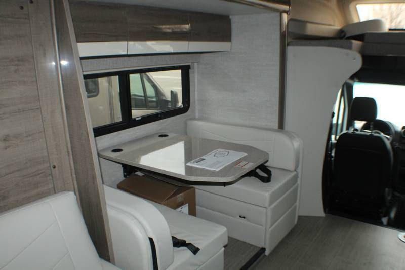 Photo 3 - 2021 Jayco Class C Motorhome rental photo 8