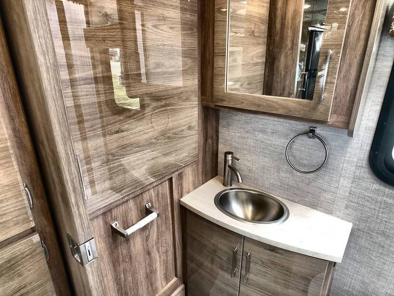 Photo 3 - 2021 Jayco Class C Motorhome rental photo 11