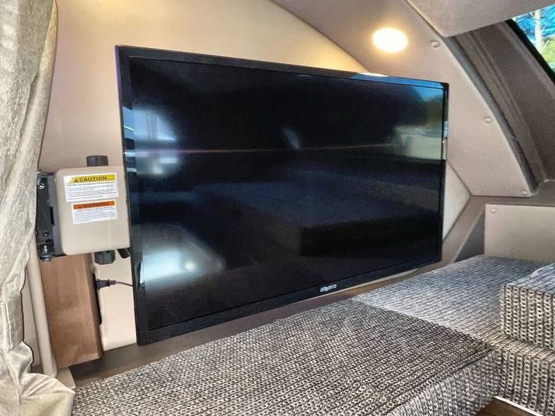 Photo 1 - 2020 Thor Motor Coach Class C Motorhome rental photo 6