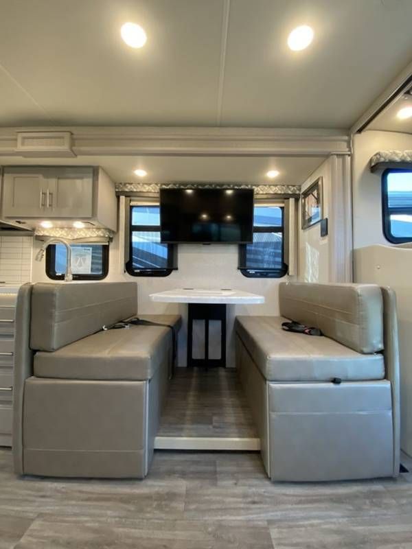 Photo 1 - 2021 Thor Motor Coach Class C Motorhome rental photo 3