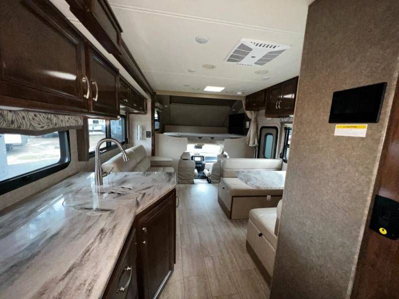 Photo 1 - 2020 Thor Motor Coach Class C Motorhome rental photo 5