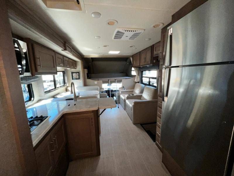 Photo 1 - 2021 Thor Motor Coach Class C Motorhome rental photo 6