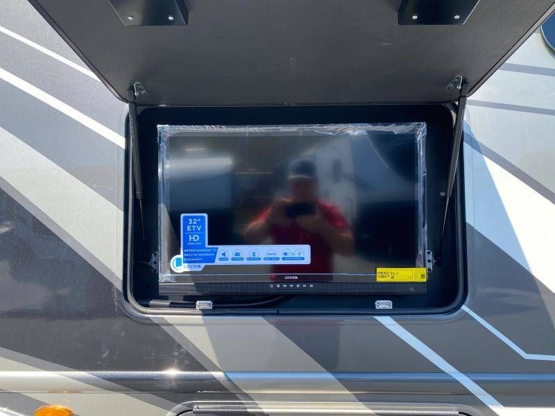 Photo 2 - 2021 Thor Motor Coach Class C Motorhome rental photo 7