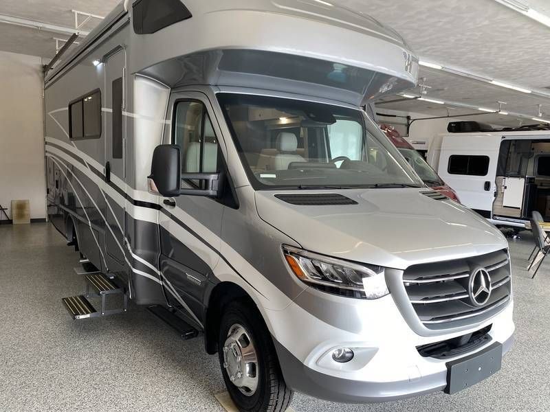 Photo 0 - 2021 Winnebago Class C Motorhome rental photo 2