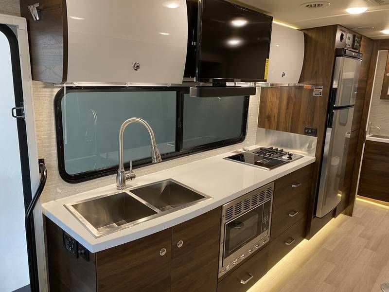 Photo 1 - 2021 Winnebago Class C Motorhome rental photo 8