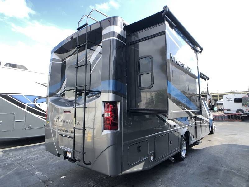 Photo 1 - 2021 Thor Motor Coach Class C Motorhome rental photo 5