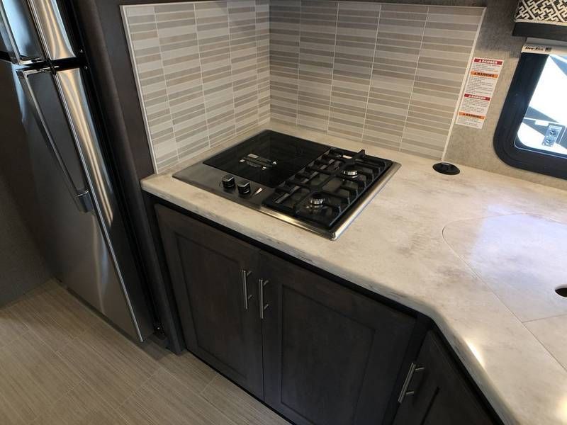Photo 1 - 2021 Thor Motor Coach Class C Motorhome rental photo 12