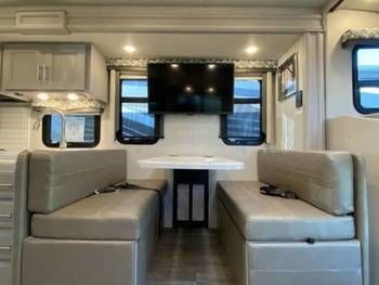 Photo 2 - 2020 Thor Motor Coach Class C Motorhome rental photo 9