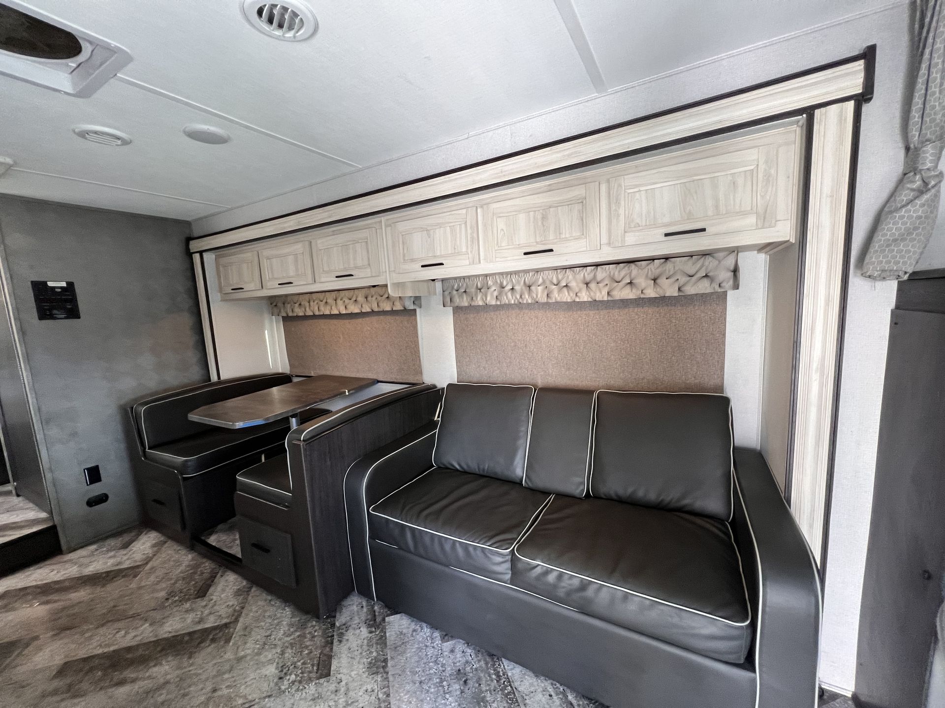 Photo 5 - 2021 Forest River Class C Motorhome rental photo 11