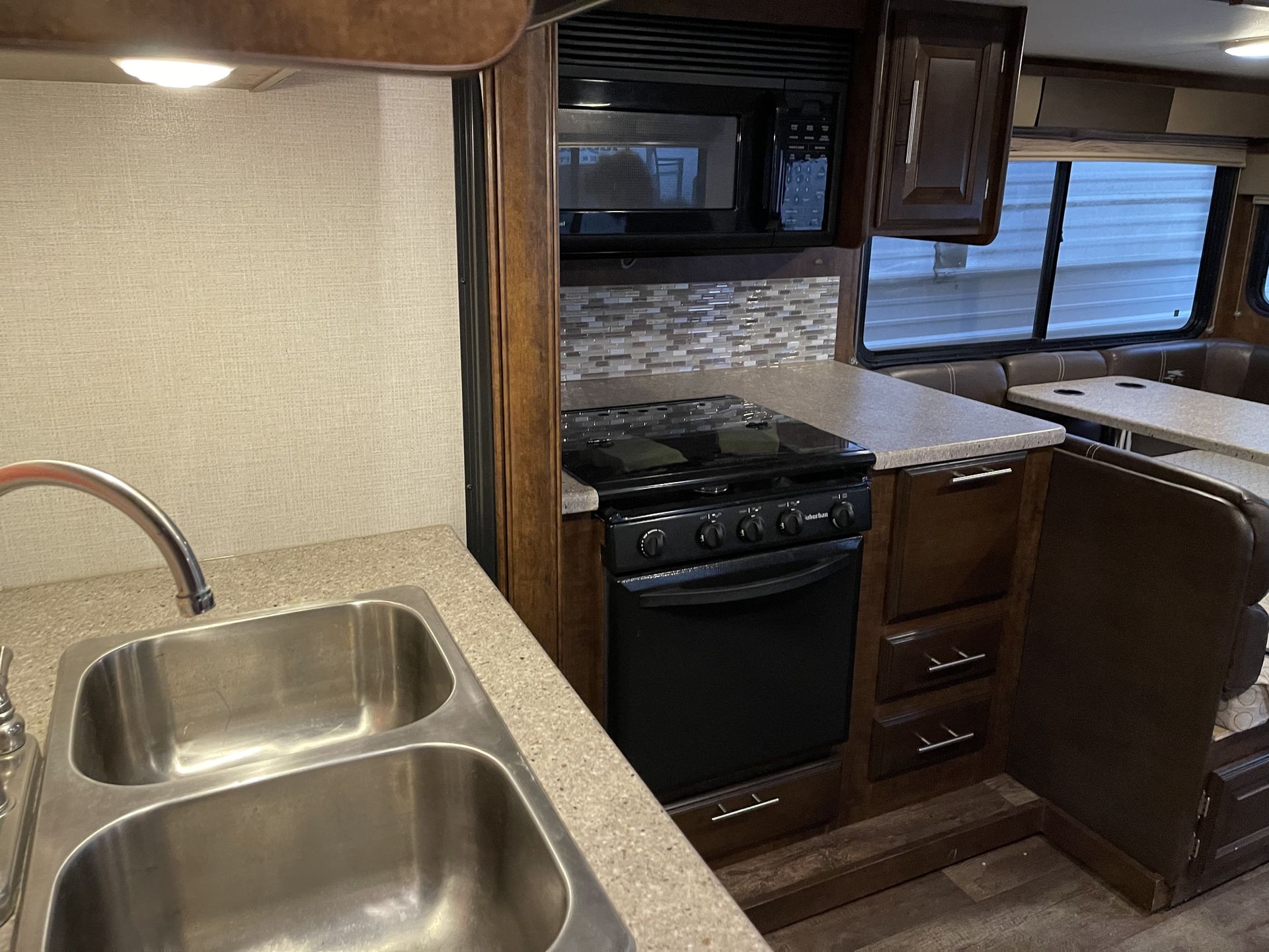 Photo 0 - 2017 Forest River Class A Motorhome rental photo 7