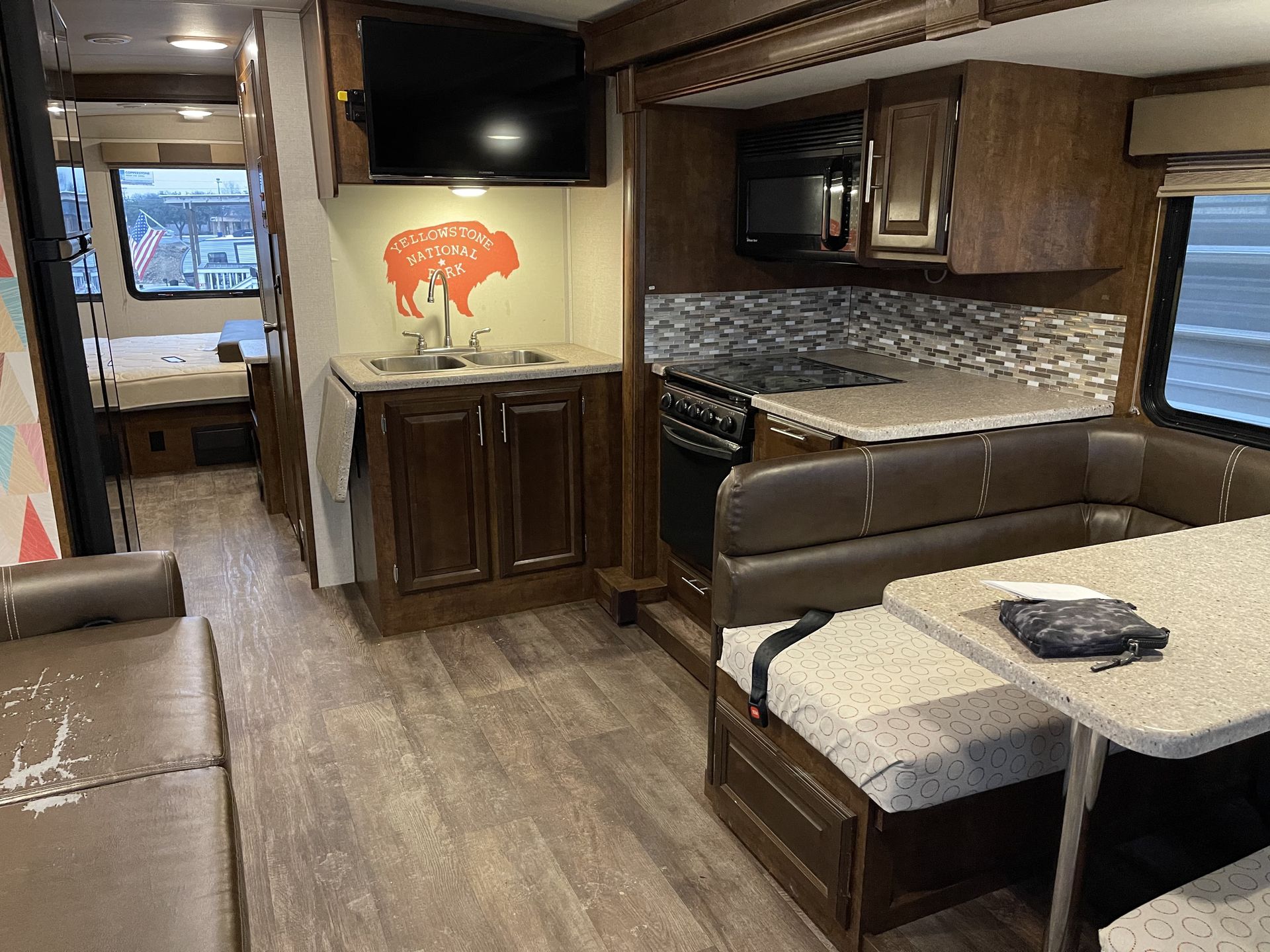 Photo 0 - 2017 Forest River Class A Motorhome rental photo 9