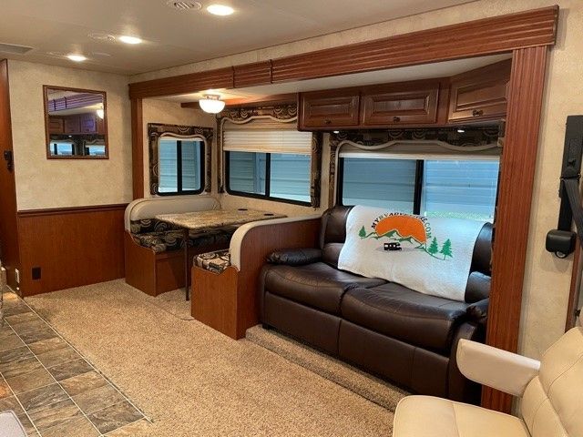 Photo 0 - 2011 Four Winds Class A Motorhome rental photo 3
