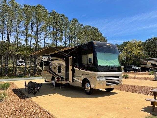 Photo 3 - 2011 Four Winds Class A Motorhome rental photo 20