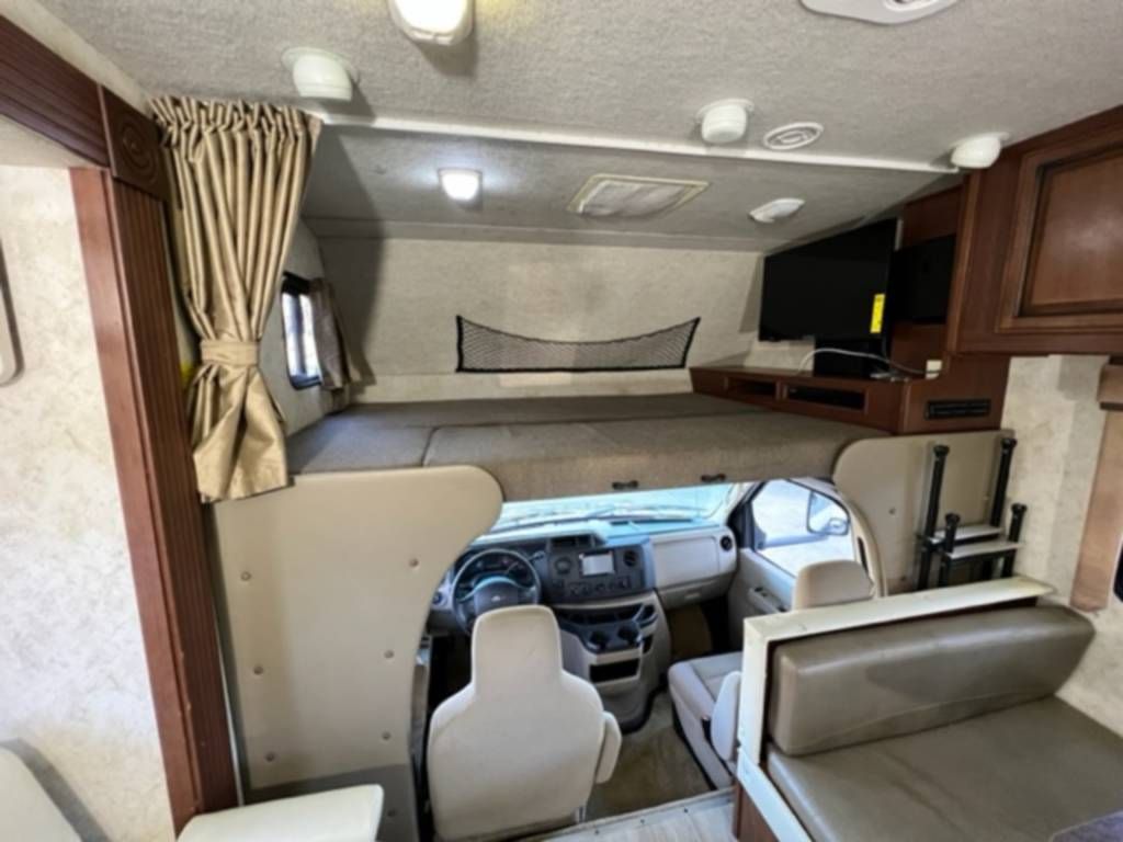Photo 1 - 2013 Fleetwood Rv Class C Motorhome rental photo 8