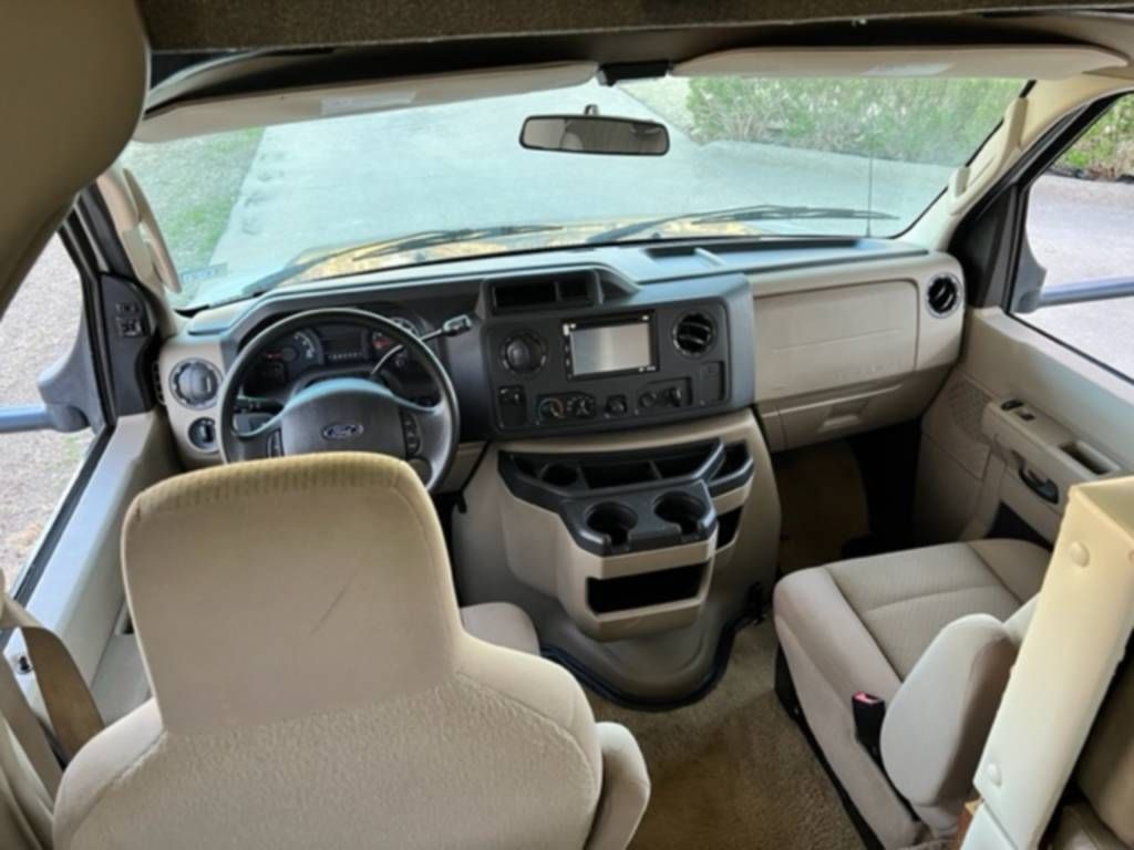Photo 1 - 2013 Fleetwood Rv Class C Motorhome rental photo 9