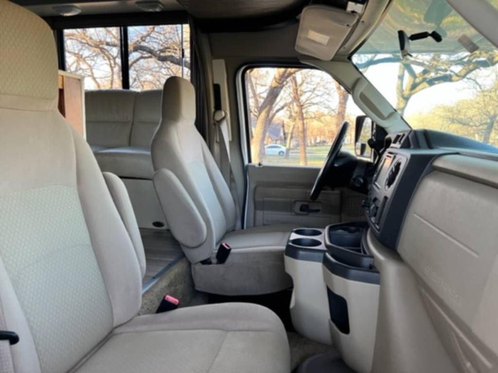 Photo 1 - 2013 Fleetwood Rv Class C Motorhome rental photo 10