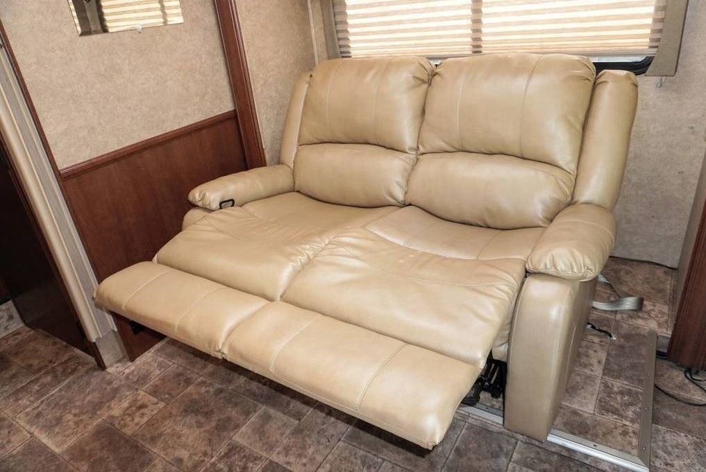 Photo 2 - 2015 Forest River Class C Motorhome rental photo 9
