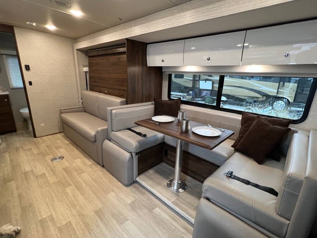 Photo 1 - 2018 Winnebago Class C Motorhome rental photo 8