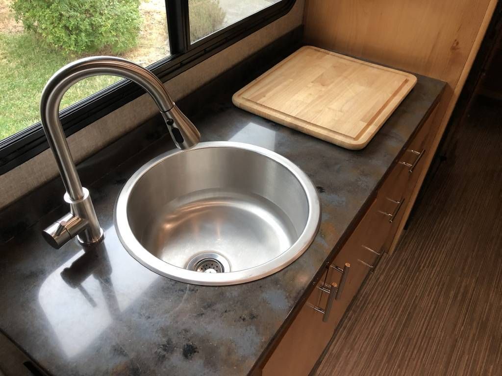 Photo 1 - 2019 Tiffin Class C Motorhome rental photo 6