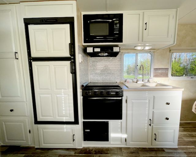 Photo 6 - 2007 Palomino Travel Trailer rental photo 5