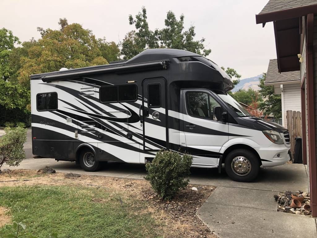 Photo 1 - 2019 Tiffin Class C Motorhome rental photo 11