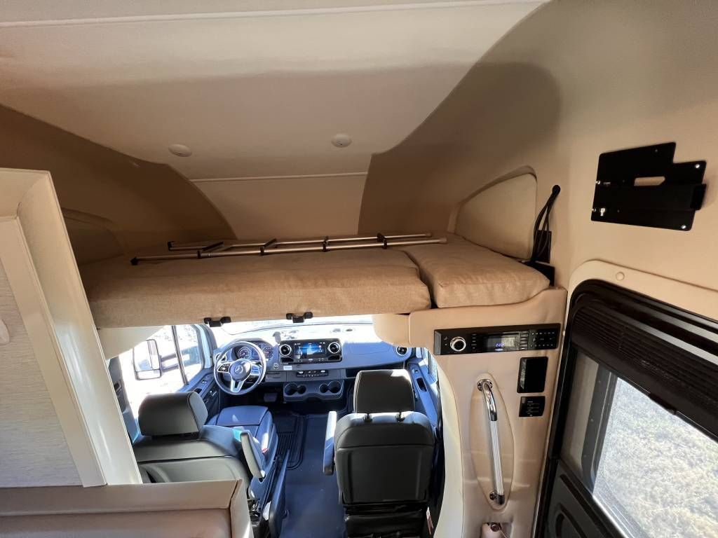 Photo 1 - 2020 Tiffin Class C Motorhome rental photo 4