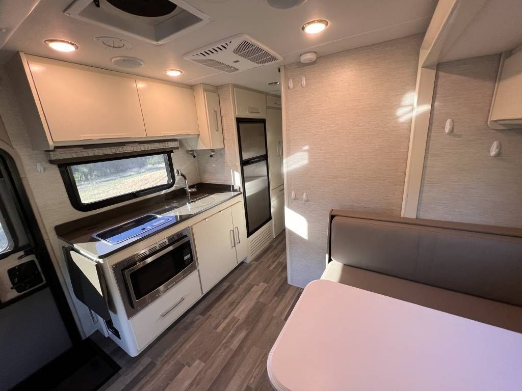 Photo 1 - 2020 Tiffin Class C Motorhome rental photo 8
