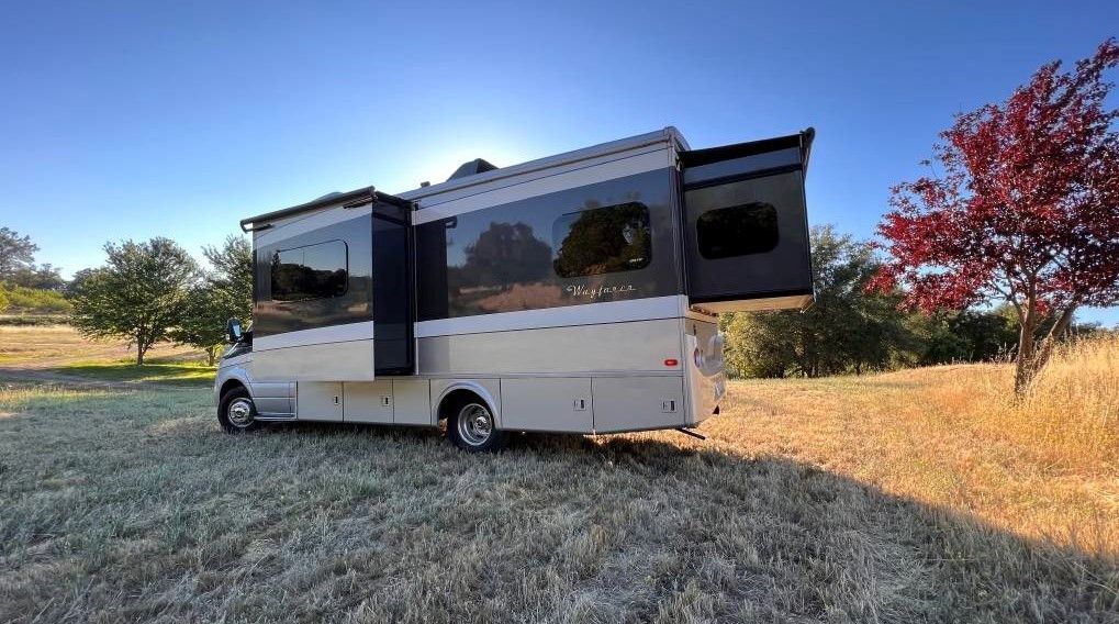 Photo 2 - 2020 Tiffin Class C Motorhome rental photo 15