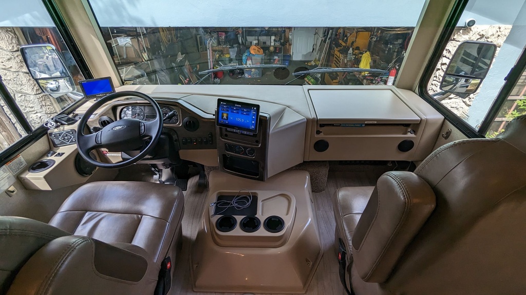 Photo 5 - 2020 Thor Class A Motorhome rental photo 7