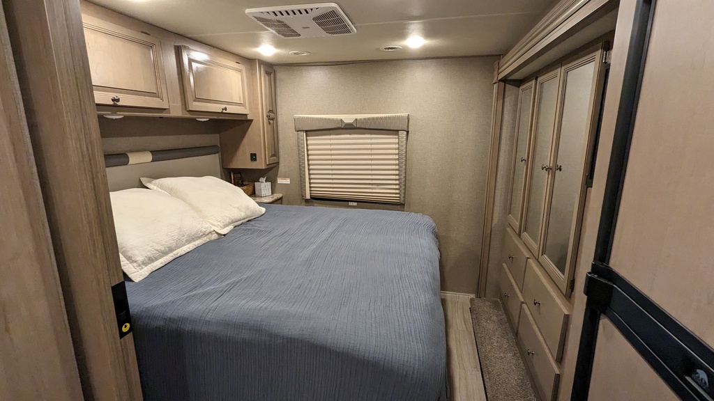 Photo 12 - 2020 Thor Class A Motorhome rental photo 13