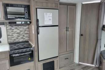 Photo 10 - 2022 Gulf Stream Travel Trailer rental photo 11
