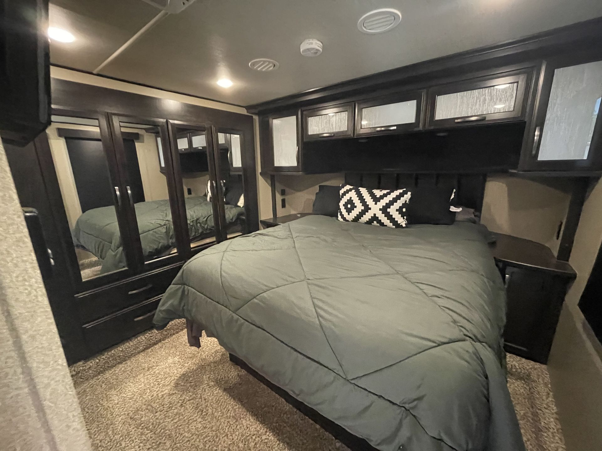 Photo 2 - 2018 Grand Design Toy Hauler rental photo 6