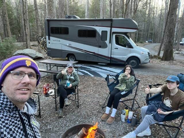 Photo 14 - 2020 Winnebago Class C Motorhome rental photo 35