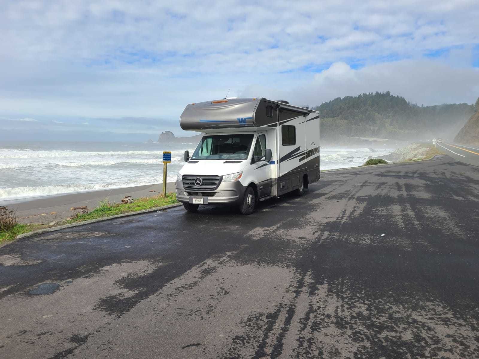 Photo 16 - 2020 Winnebago Class C Motorhome rental photo 33
