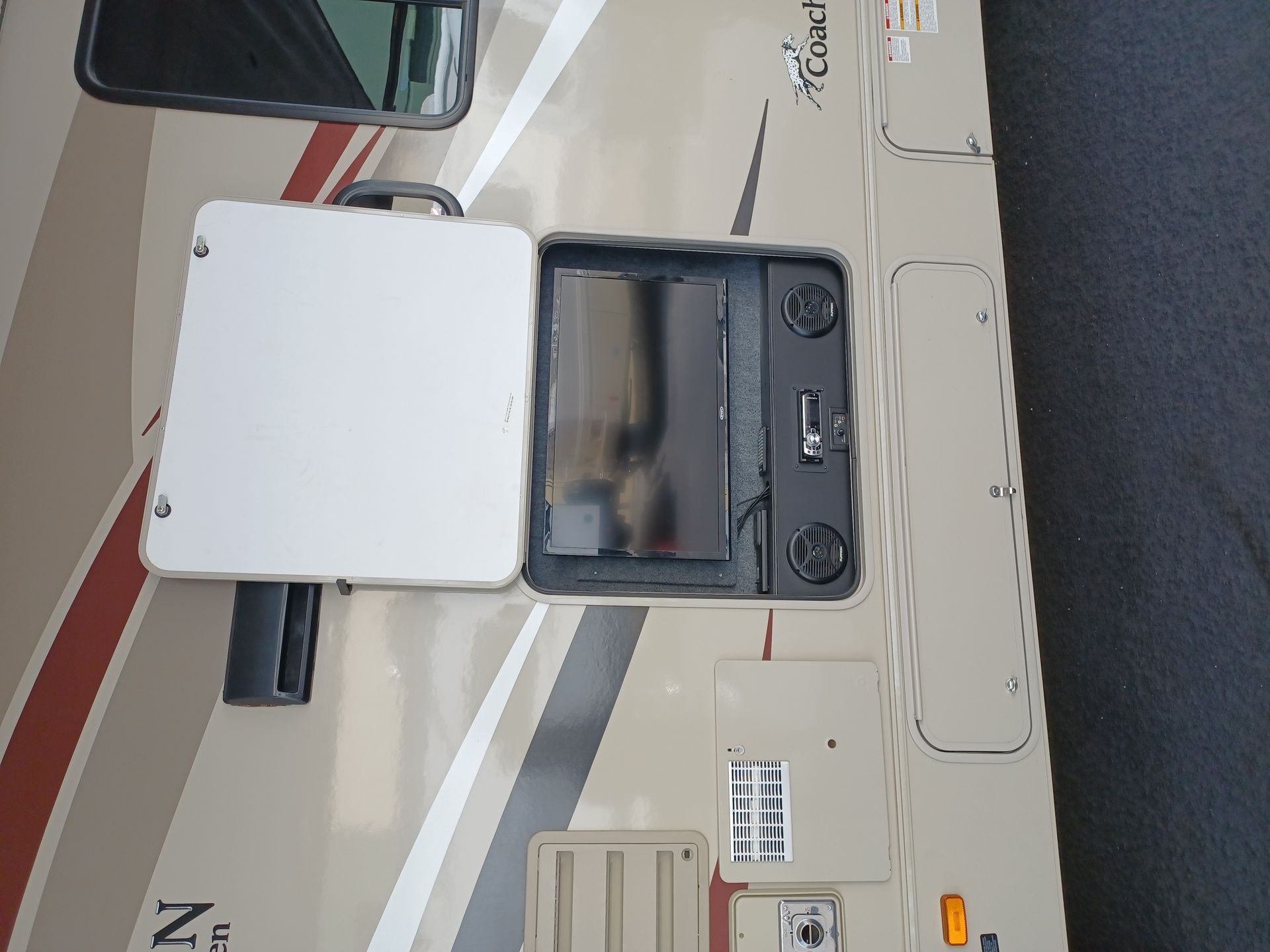 Photo 4 - 2016 Leprechaun Class C Motorhome rental photo 12
