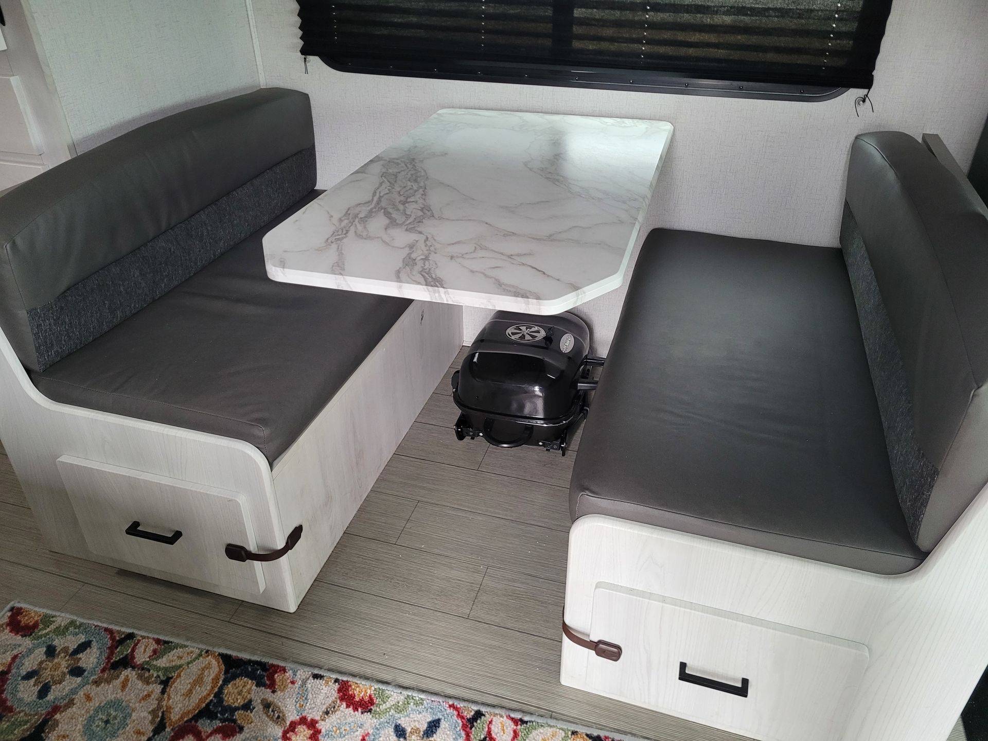 Photo 5 - 2022 East to West Inc Class C Motorhome rental photo 9
