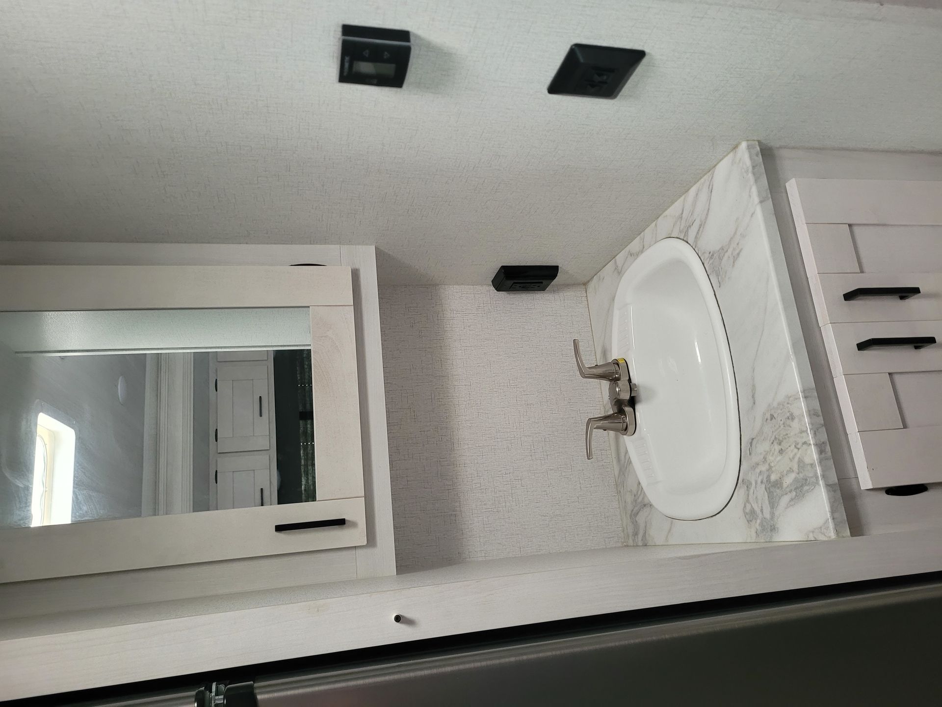 Photo 7 - 2022 East to West Inc Class C Motorhome rental photo 15