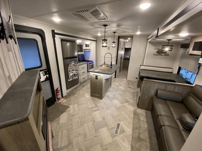 Photo 2 - 2022 Palomino Travel Trailer rental photo 9