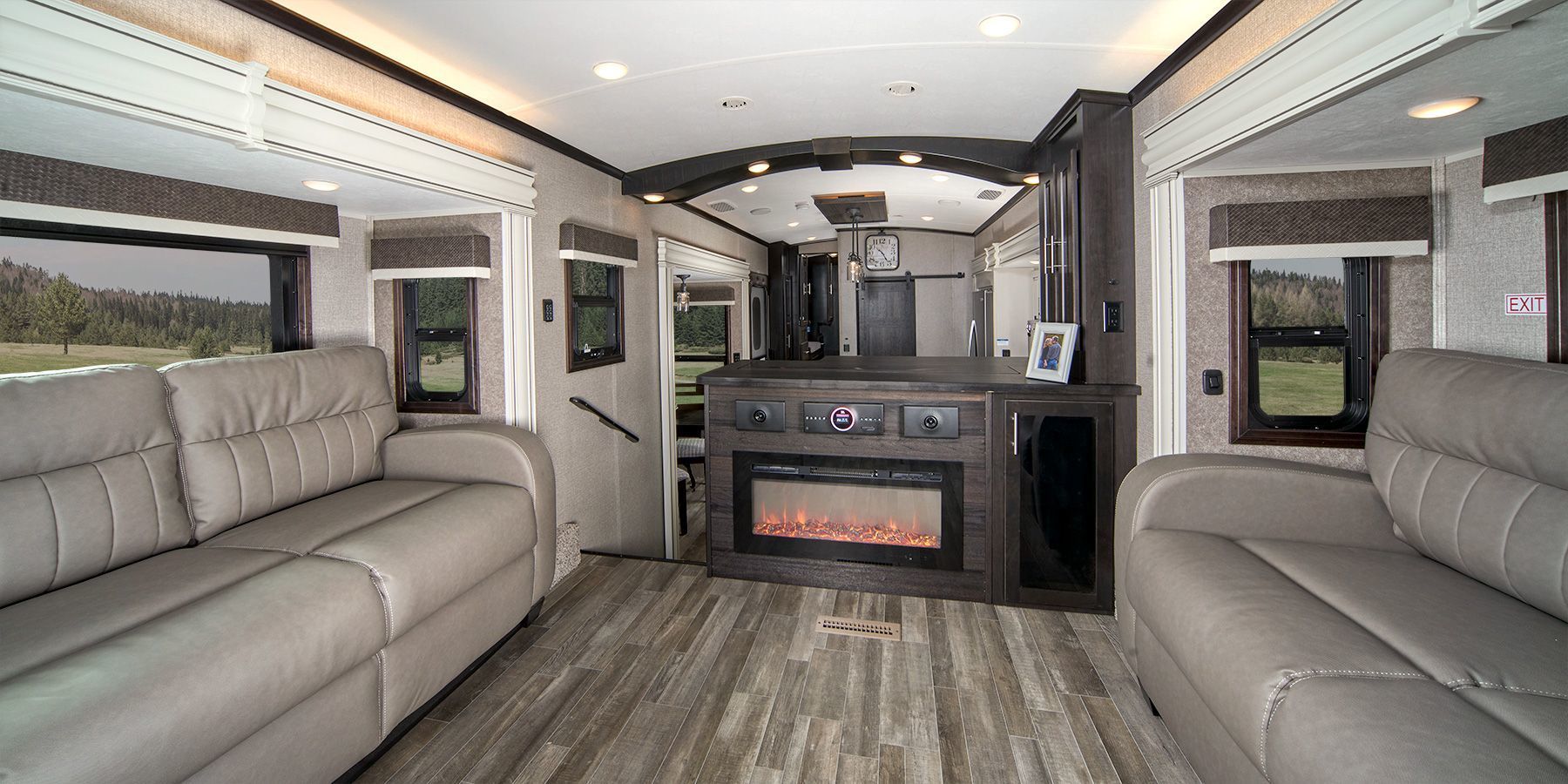 Photo 4 - 2021 Jayco Fifth Wheel rental photo 5