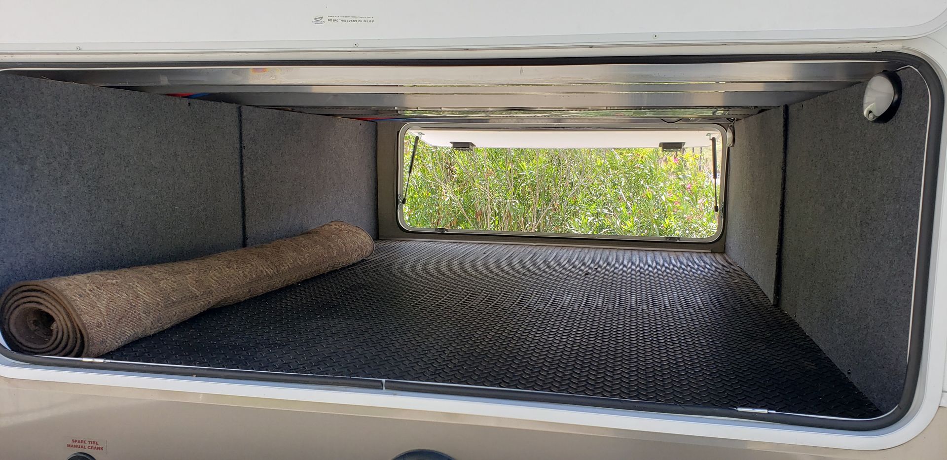 Photo 14 - 2021 Jayco Fifth Wheel rental photo 11