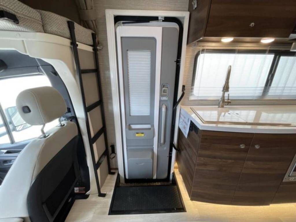 Photo 2 - 2022 Winnebago Class C Motorhome rental photo 15
