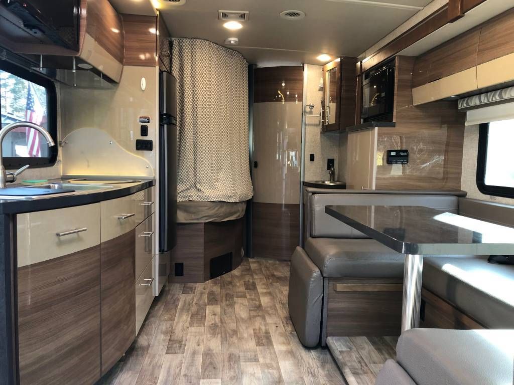 Photo 1 - 2022 Winnebago Class C Motorhome rental photo 4