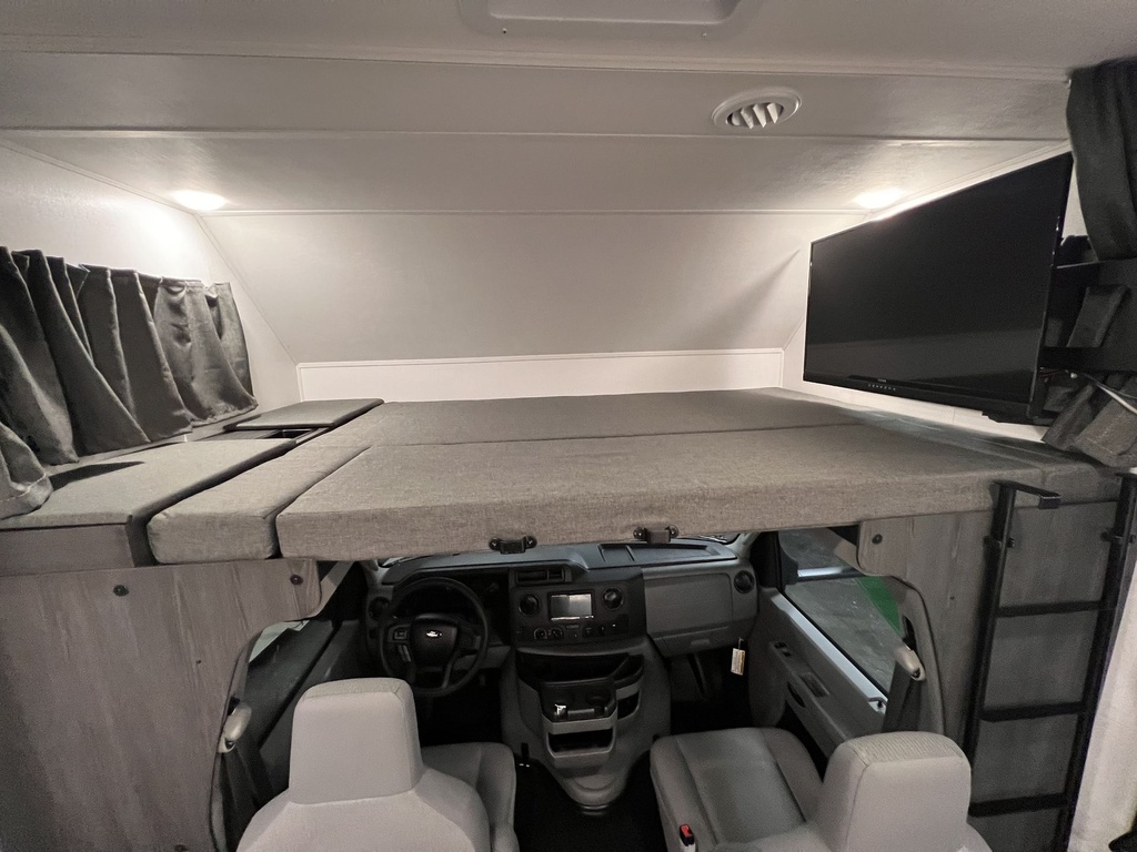 Photo 6 - 2024 Forest River Class C Motorhome rental photo 14