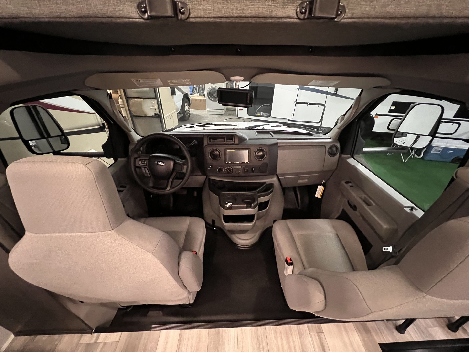 Photo 5 - 2024 Forest River Class C Motorhome rental photo 16